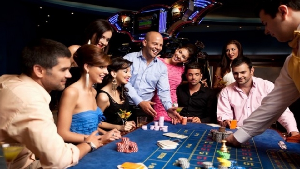カジノギャンブルの練習を始めるのに最適なアプリやオンラインカジノ